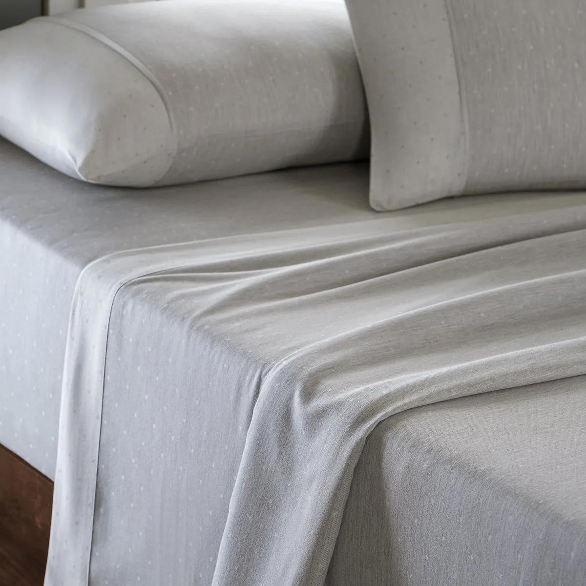 Muted Dot Reversible Made With Egyptian Cotton Ultra Soft Grey Bed Sheet